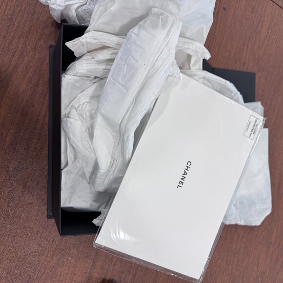 Chanel small black magnet boxes with cleaning cloth - Picture 2 of 7